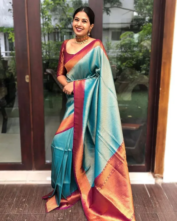 Pink_Embellished_Banarasi_Jacquard_Saree_(Pink)